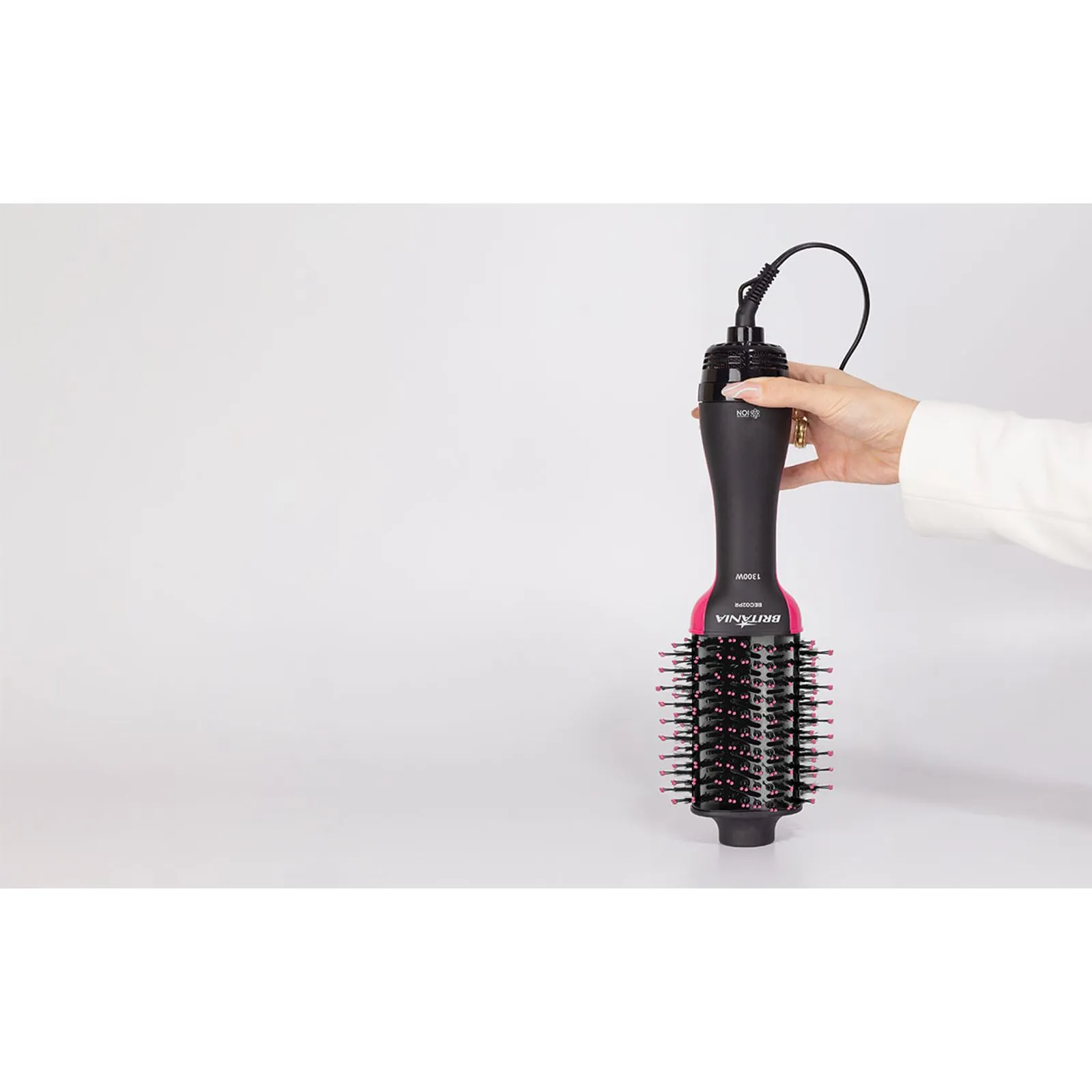 Escova Secadora Britânia BEC02PR 1300W 2 velocidades 4 em 1 Preto Bivolt (6)