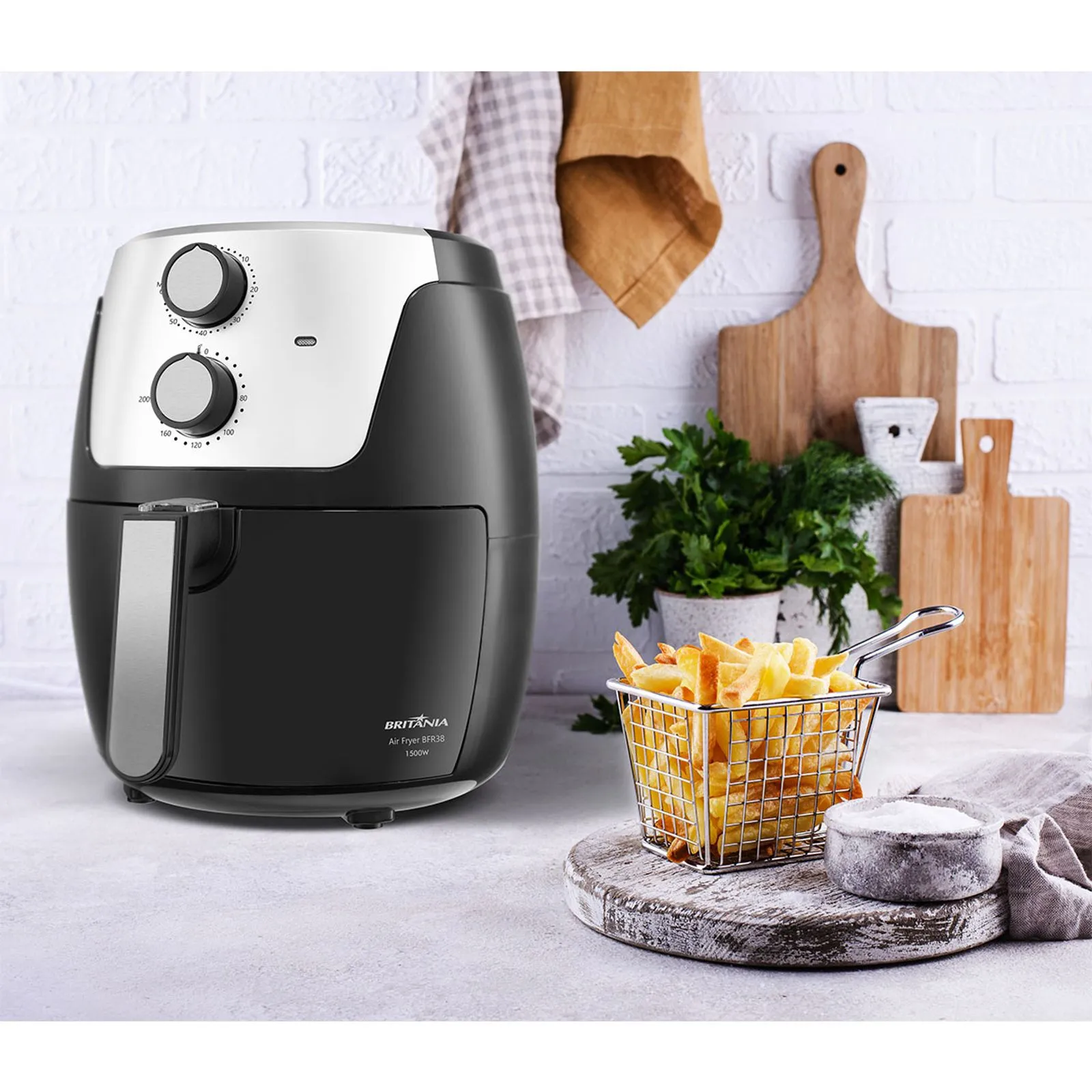 Fritadeira Air Fryer Britânia BFR38 4,2L 1500W Preto 220V (5)